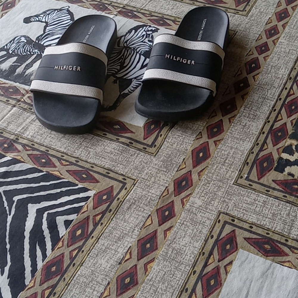 Black Tommy Hilfiger Slides - image 6